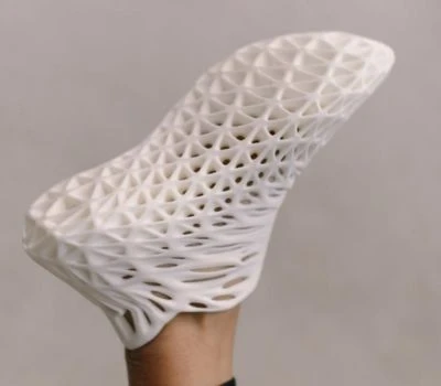 Bangkitnya Sepatu Kustom 3D: Mendefinisikan Ulang Personalisasi Alas Kaki Pada Tahun 2026